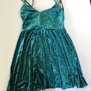 💕 Forever 21 fit and flare crush velvet dress